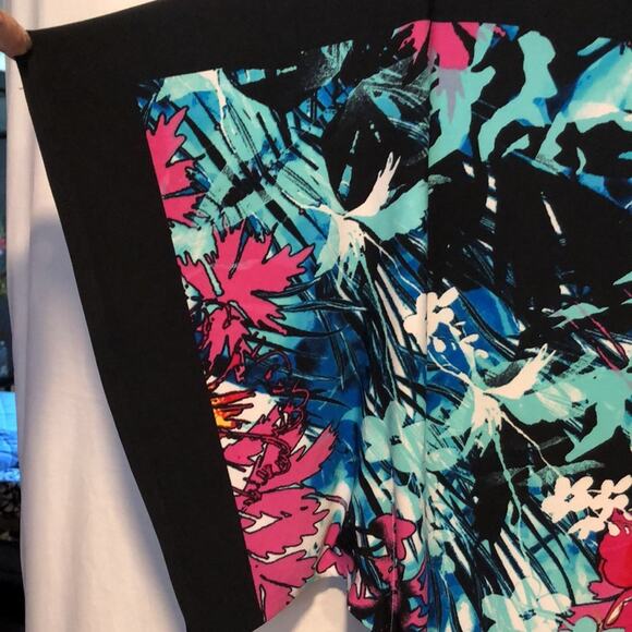 Cache Top New Dolman Sleeve Banded Bottom Stretch Multi Color Tropical $108 NWT - Picture 9 of 11